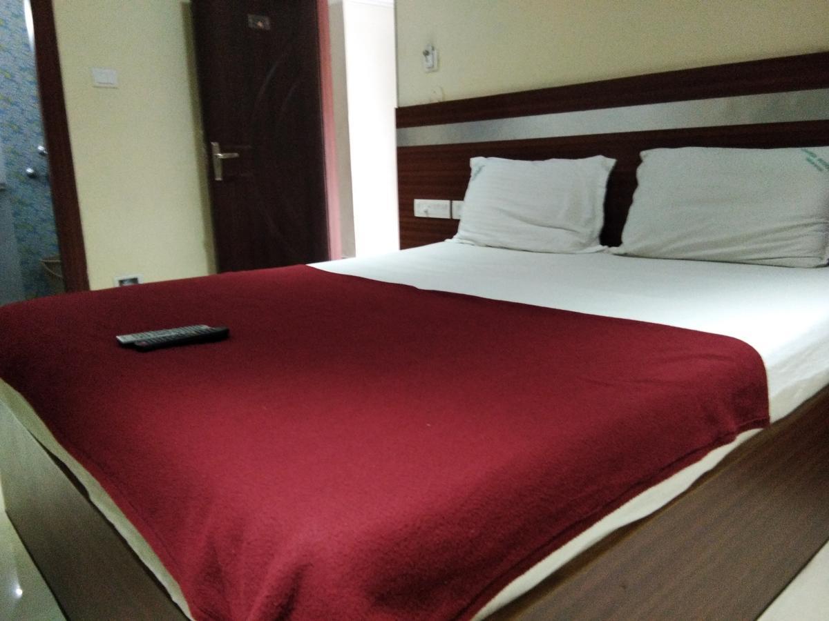 Hotel Adarsh Residency Tirupati Exterior foto